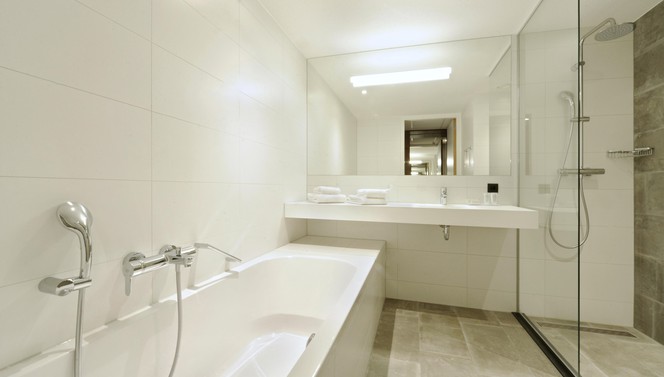 Badezimmer Komfort Zimmer Van der Valk Hotel Nijmegen-Lent